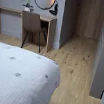 1 At Busy Bee Апартаменты *