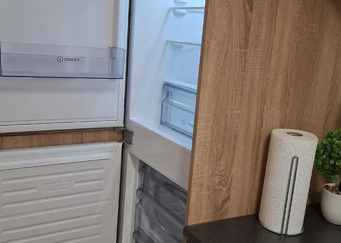 1 At Busy Bee Apartment Daingean